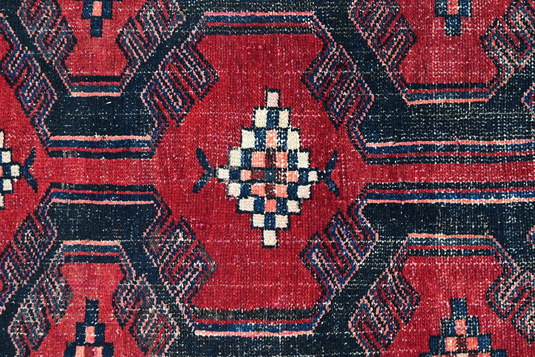 red Runner rug 3' 5" x 9' 10"