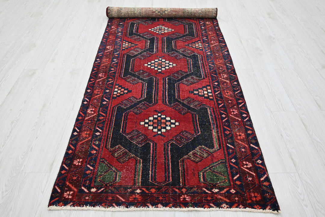 red Runner rug 3' 5" x 9' 10"