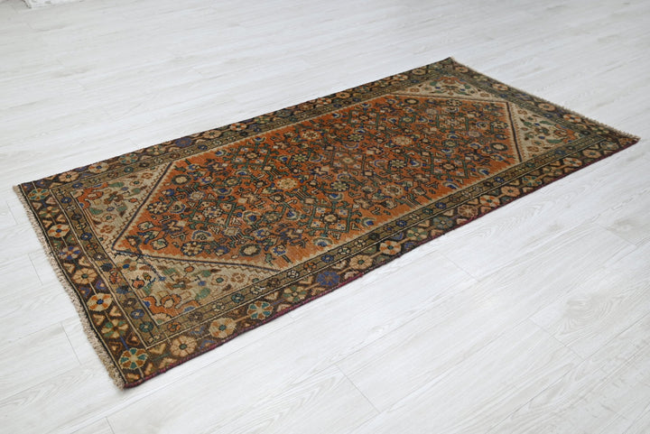 orange Accent rug 3' 0" x 6' 1"