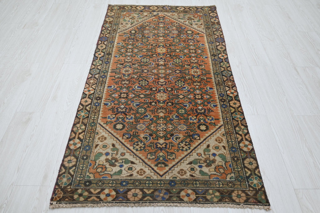 orange Accent rug 3' 0" x 6' 1"