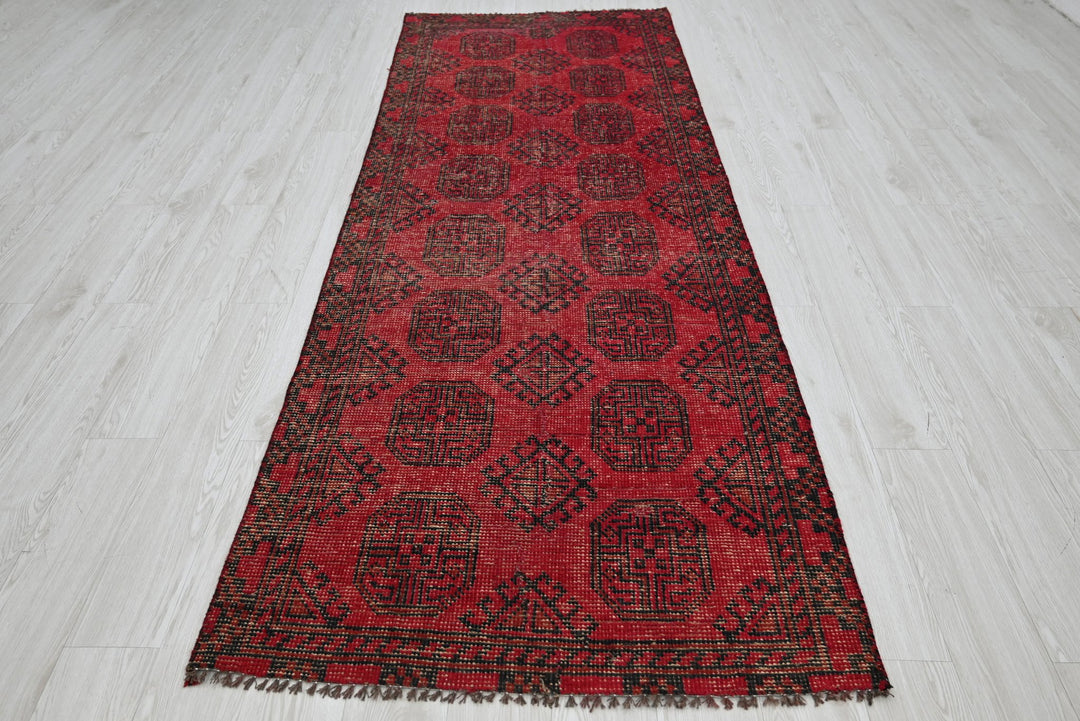 red Runner rug 3' 5" x 9' 8"