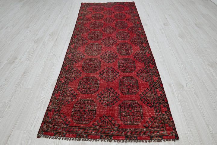 red Runner rug 3' 5" x 9' 8"