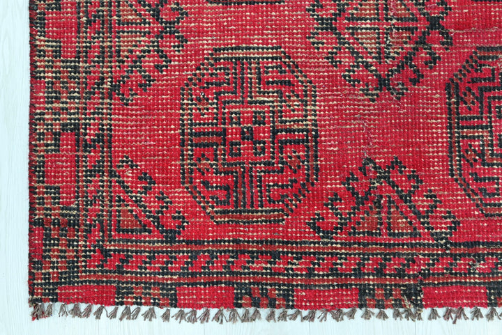 red Runner rug 3' 5" x 9' 8"