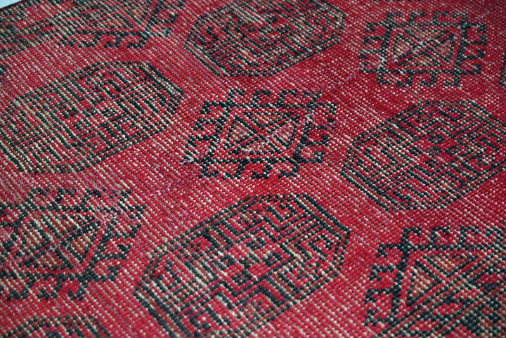 red Runner rug 3' 5" x 9' 8"