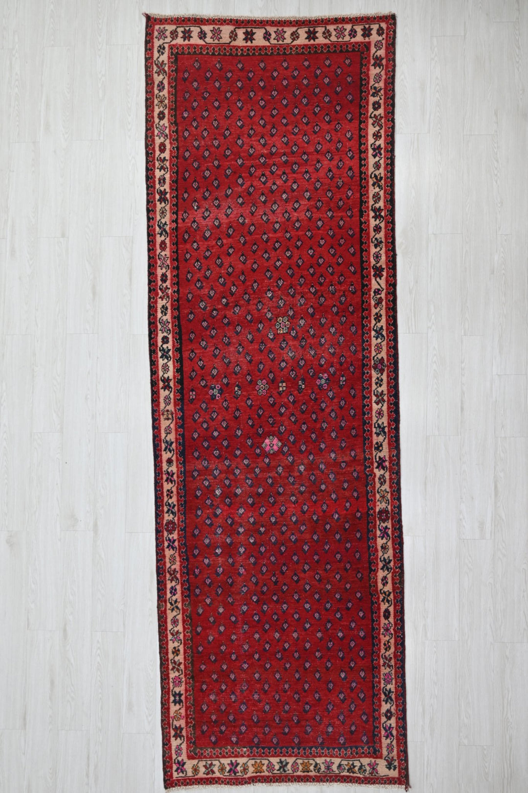 red Accent rug 3' 9" x 5' 0"