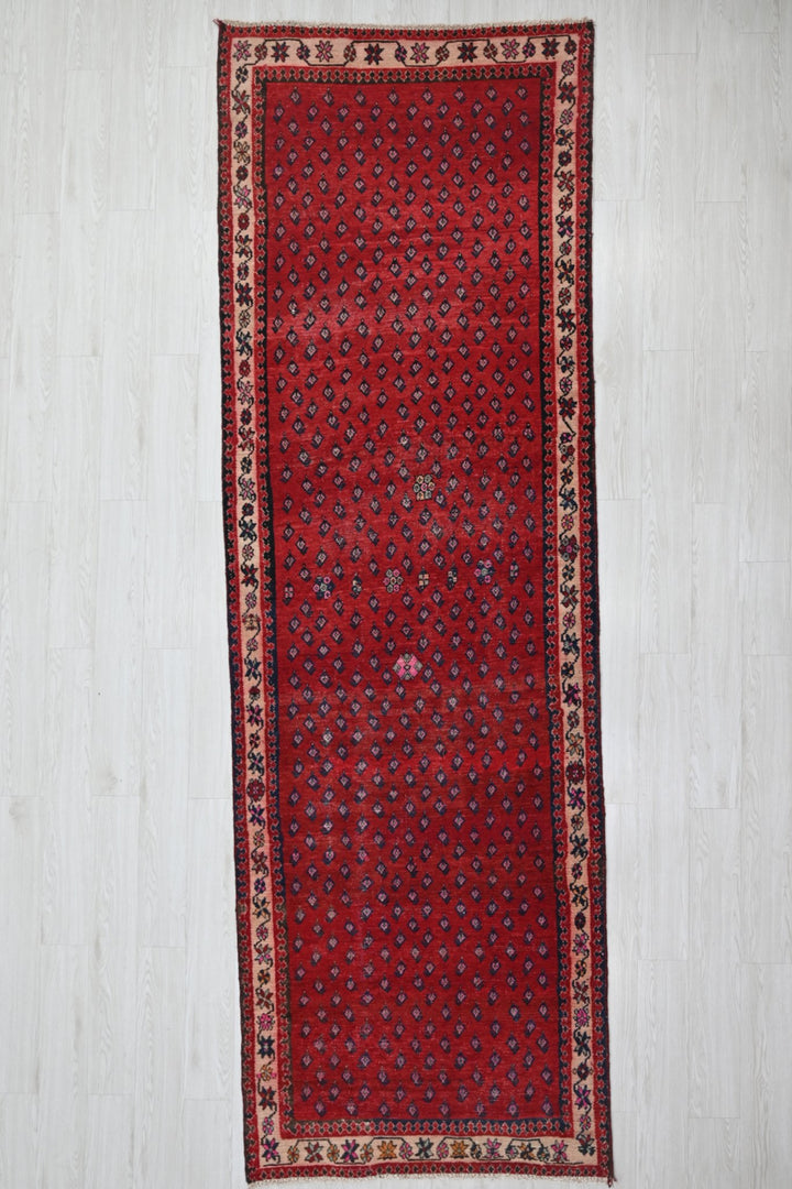 red Accent rug 3' 9" x 5' 0"