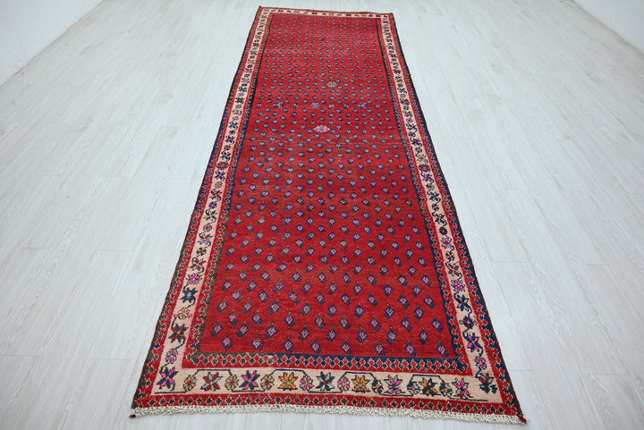 red Accent rug 3' 9" x 5' 0"
