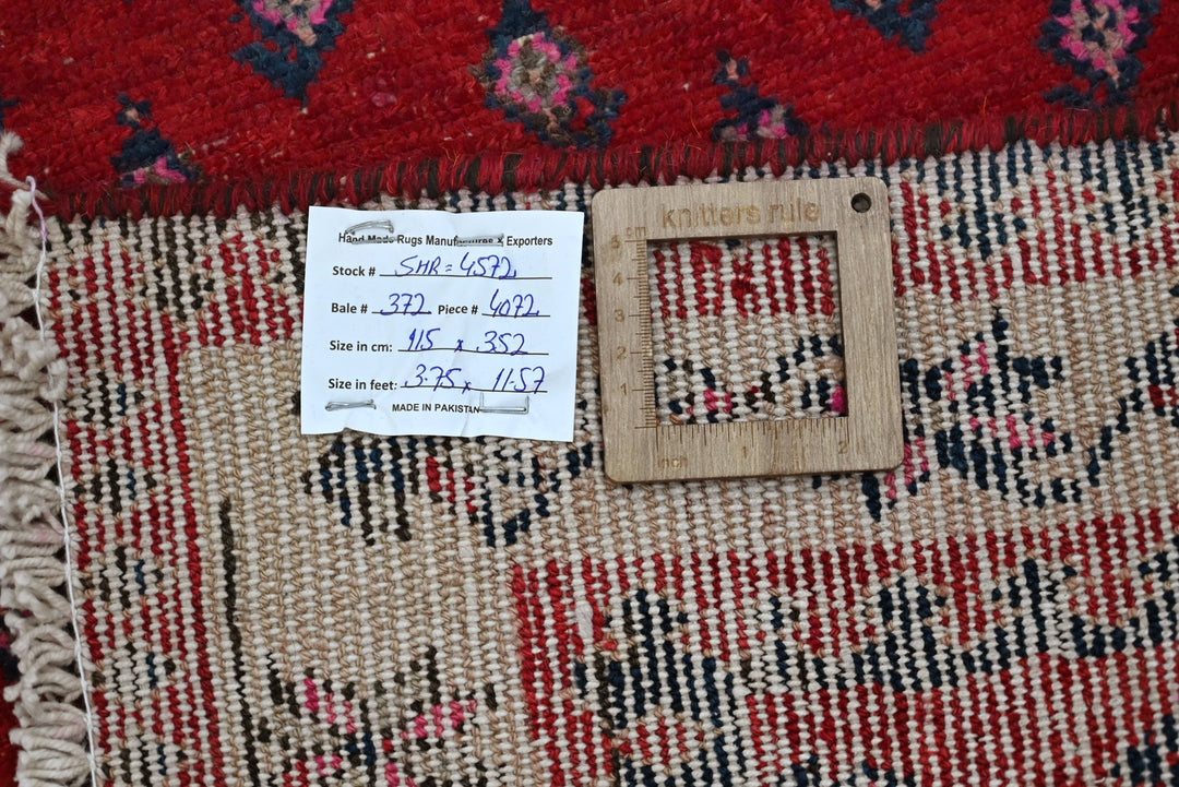 red Accent rug 3' 9" x 5' 0"