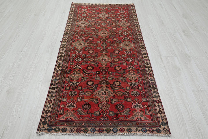 red Medium rug 2' 11" x 6' 11"