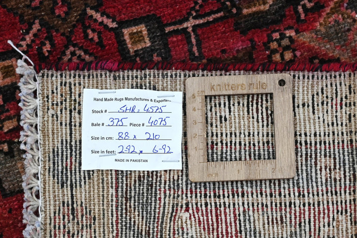 red Medium rug 2' 11" x 6' 11"