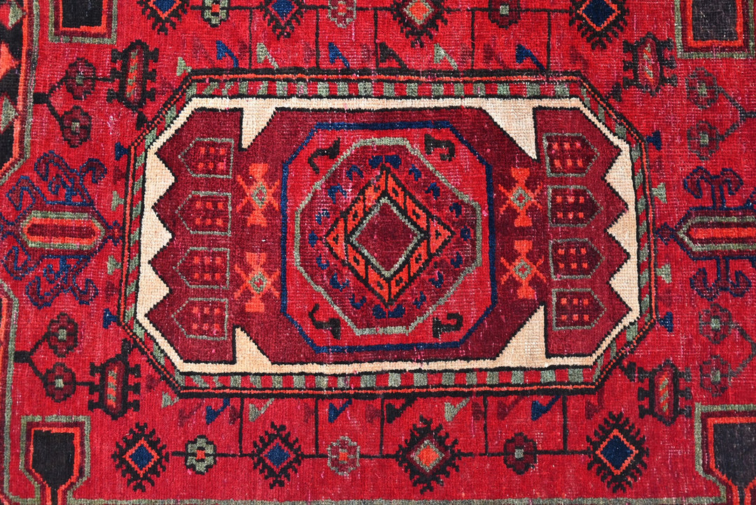 red Medium rug 3' 10" x 8' 9"
