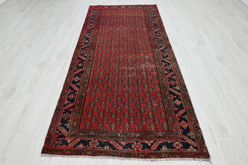 red Runner rug 3' 10" x 9' 11"