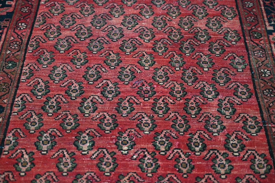 red Runner rug 3' 10" x 9' 11"