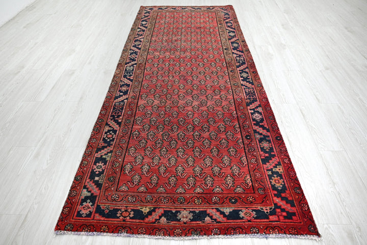 red Runner rug 3' 10" x 9' 11"