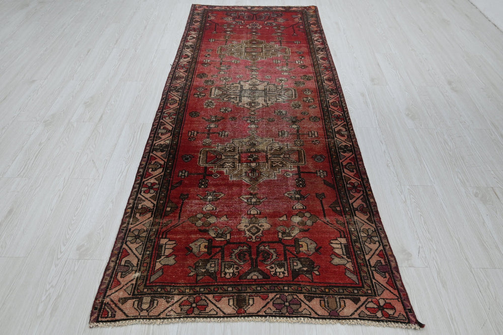 red Runner rug 3' 6" x 9' 6"