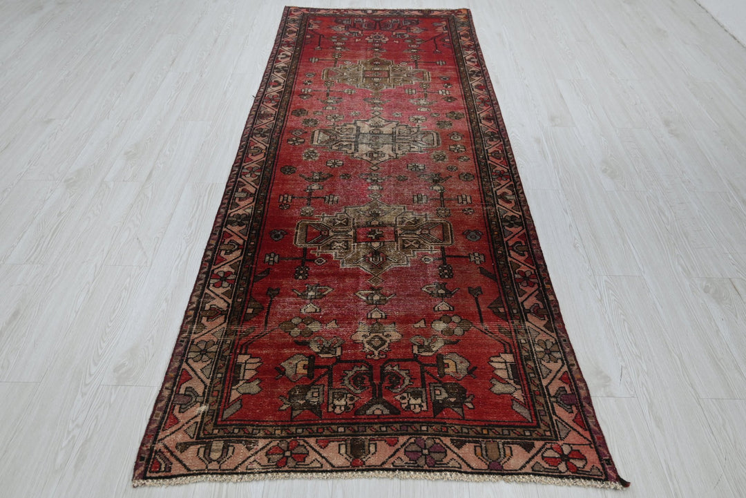 red Runner rug 3' 6" x 9' 6"
