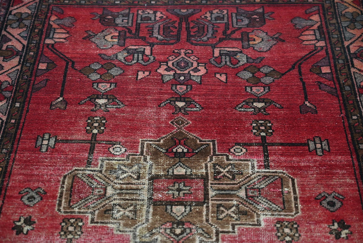 red Runner rug 3' 6" x 9' 6"