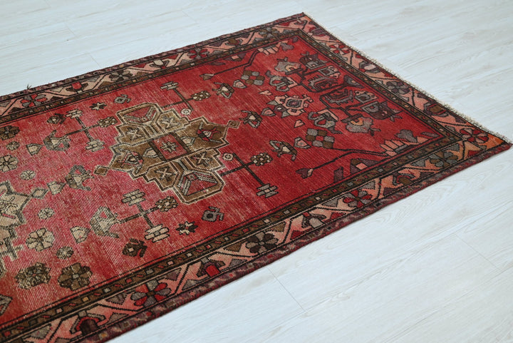 red Runner rug 3' 6" x 9' 6"