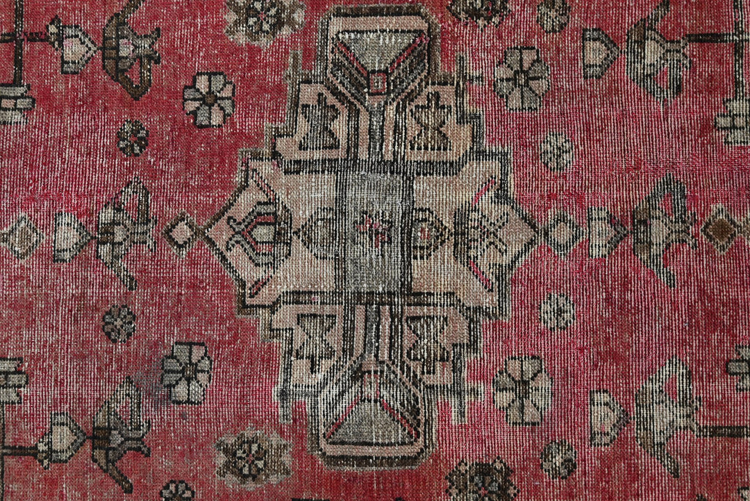 red Runner rug 3' 6" x 9' 6"