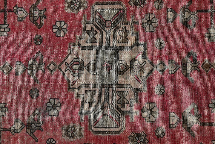 red Runner rug 3' 6" x 9' 6"
