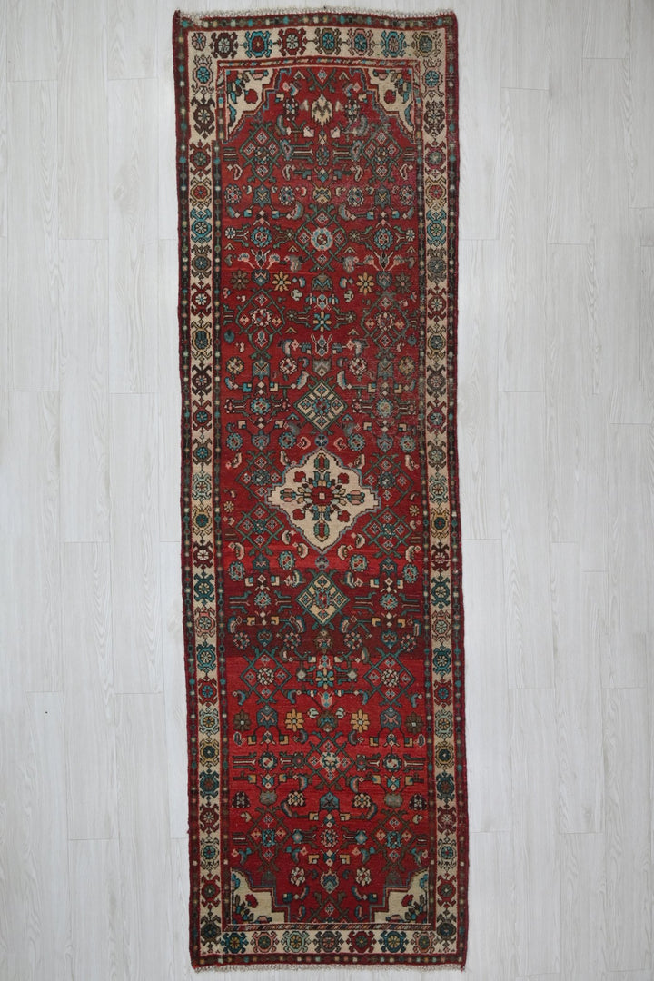 red Runner rug 2' 10" x 9' 1"