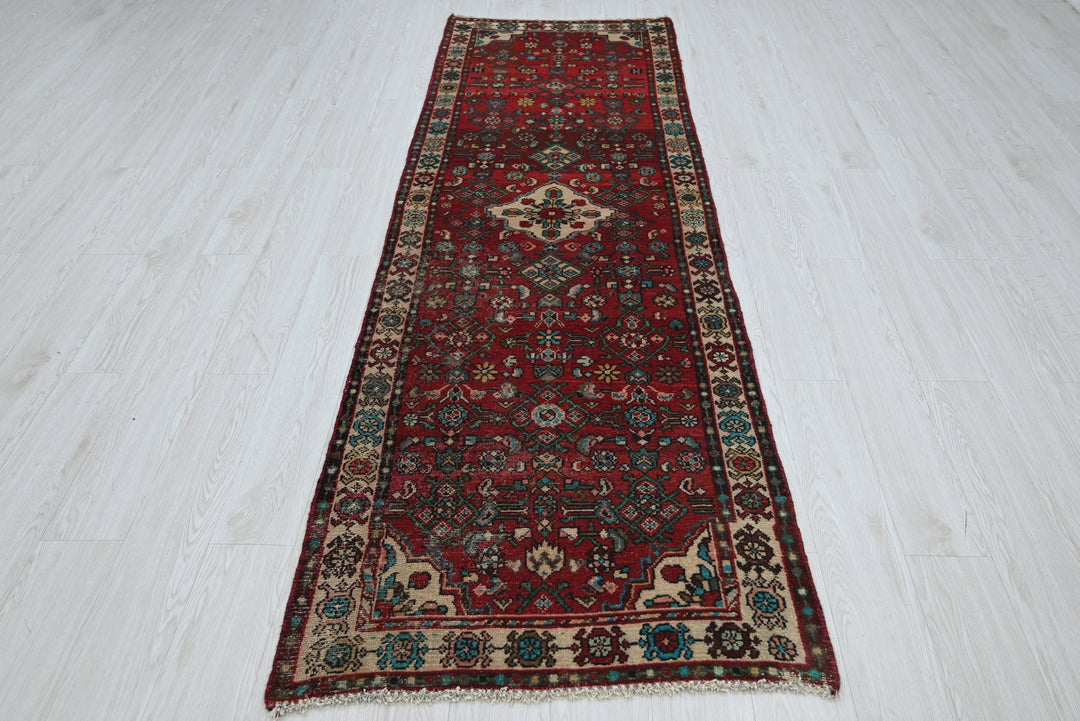 red Runner rug 2' 10" x 9' 1"