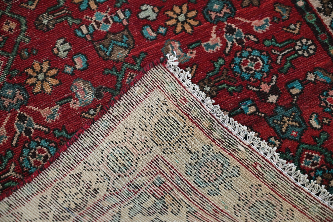 red Runner rug 2' 10" x 9' 1"