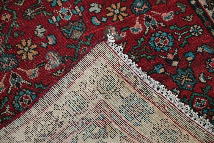 red Runner rug 2' 10" x 9' 1"