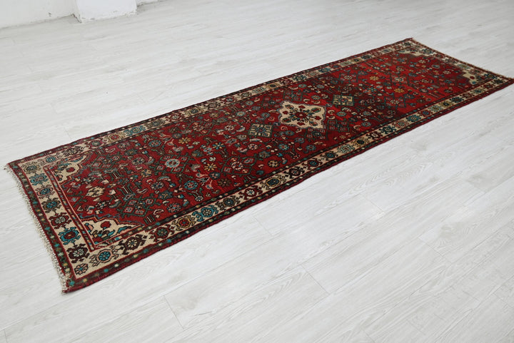 red Runner rug 2' 10" x 9' 1"