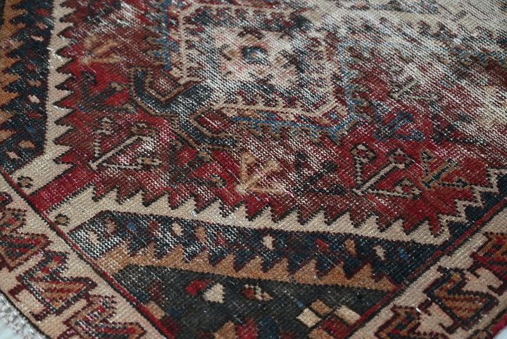 red Runner rug 3' 2" x 9' 6"