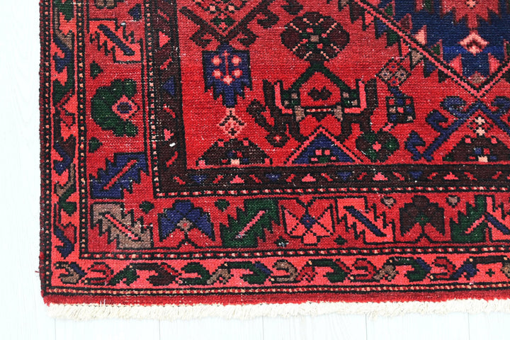 red Medium rug 4' 2" x 7' 10"