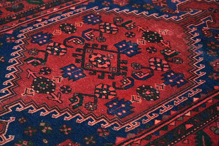 red Medium rug 4' 2" x 7' 10"