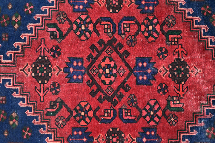 red Medium rug 4' 2" x 7' 10"