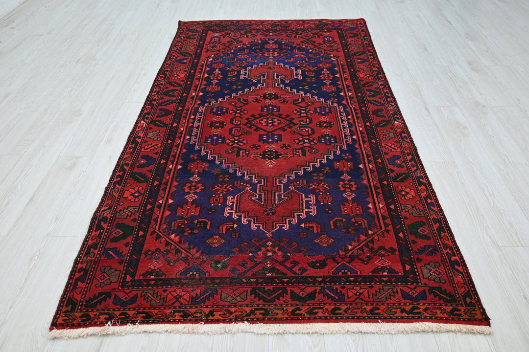 red Medium rug 4' 2" x 7' 10"