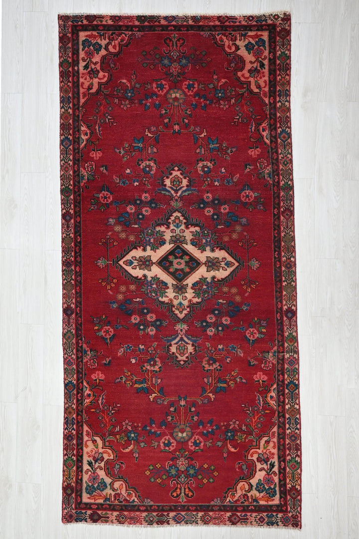 red Runner rug 4' 4" x 9' 8"