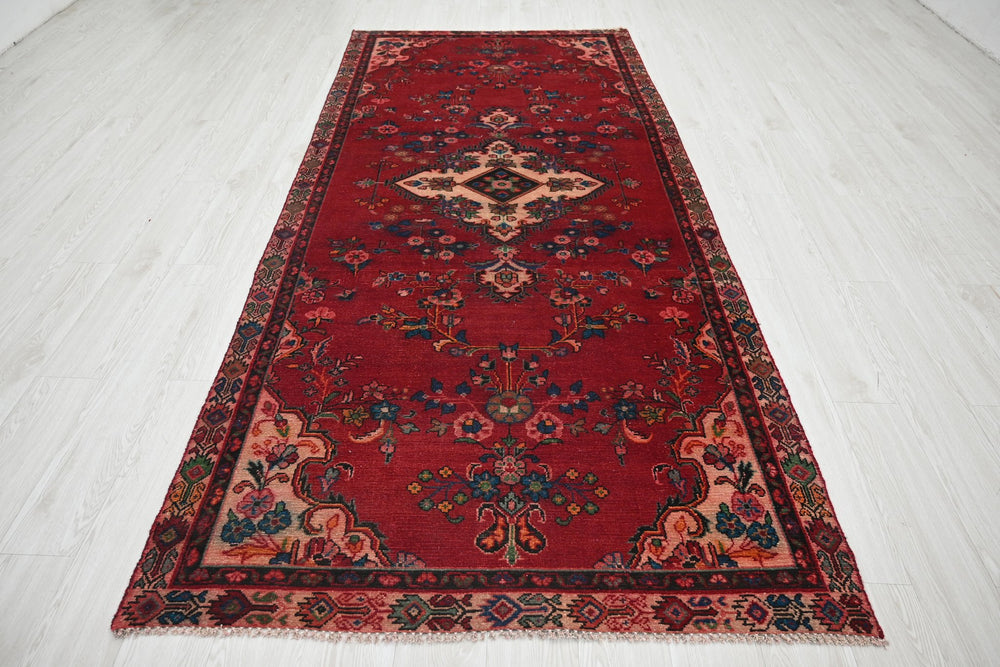 red Runner rug 4' 4" x 9' 8"