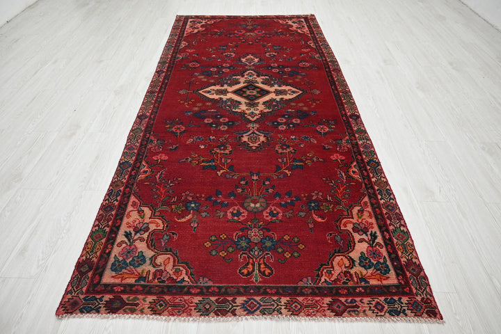 red Runner rug 4' 4" x 9' 8"