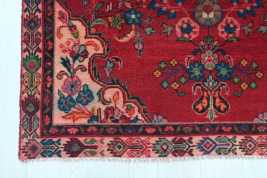 red Runner rug 4' 4" x 9' 8"
