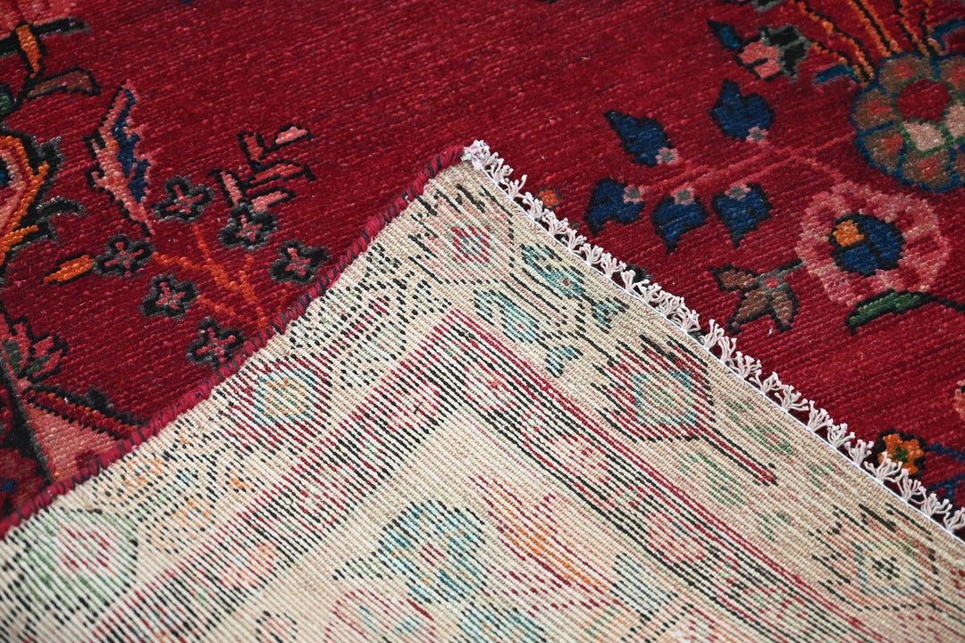 red Runner rug 4' 4" x 9' 8"
