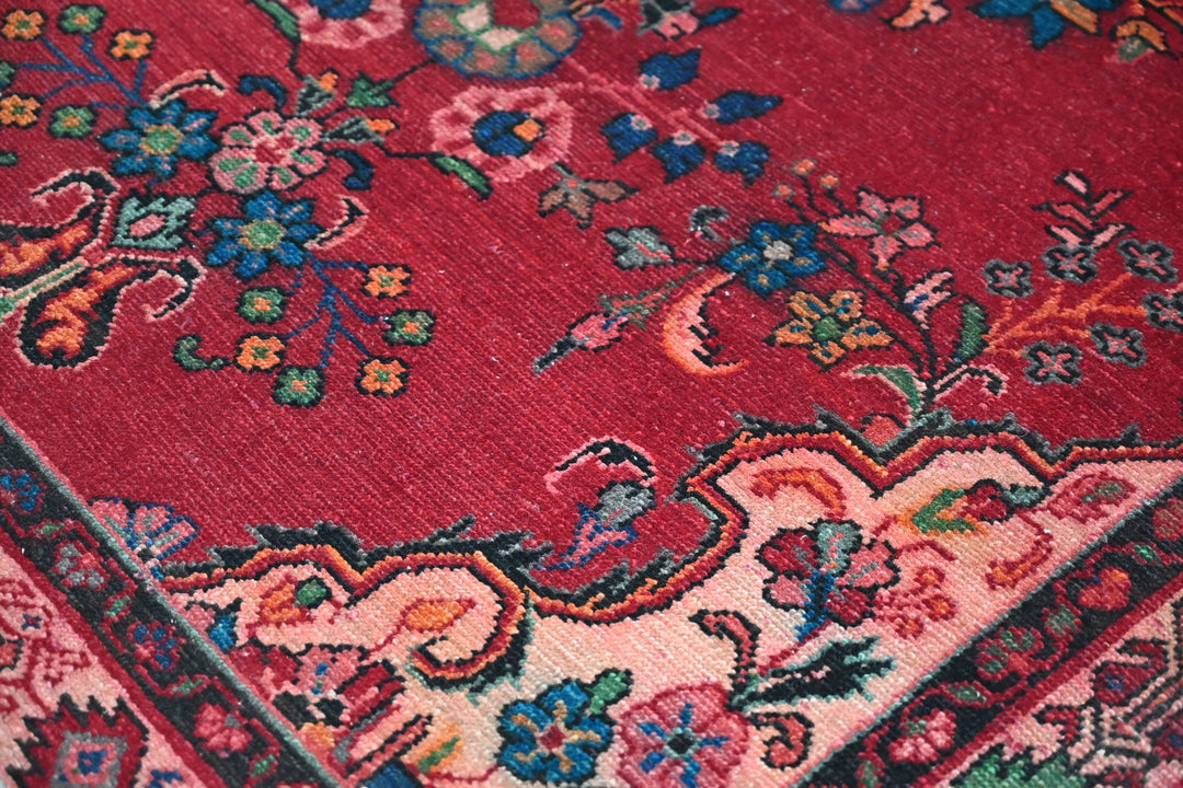 red Runner rug 4' 4" x 9' 8"