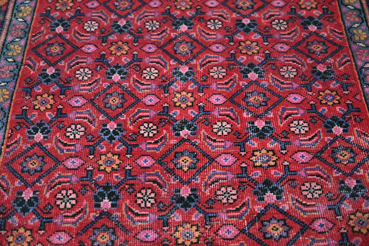 red Medium rug 3' 9" x 6' 10"