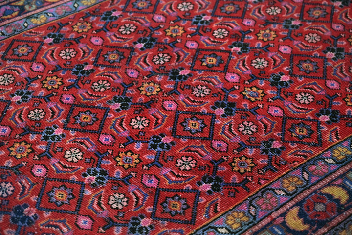 red Medium rug 3' 9" x 6' 10"