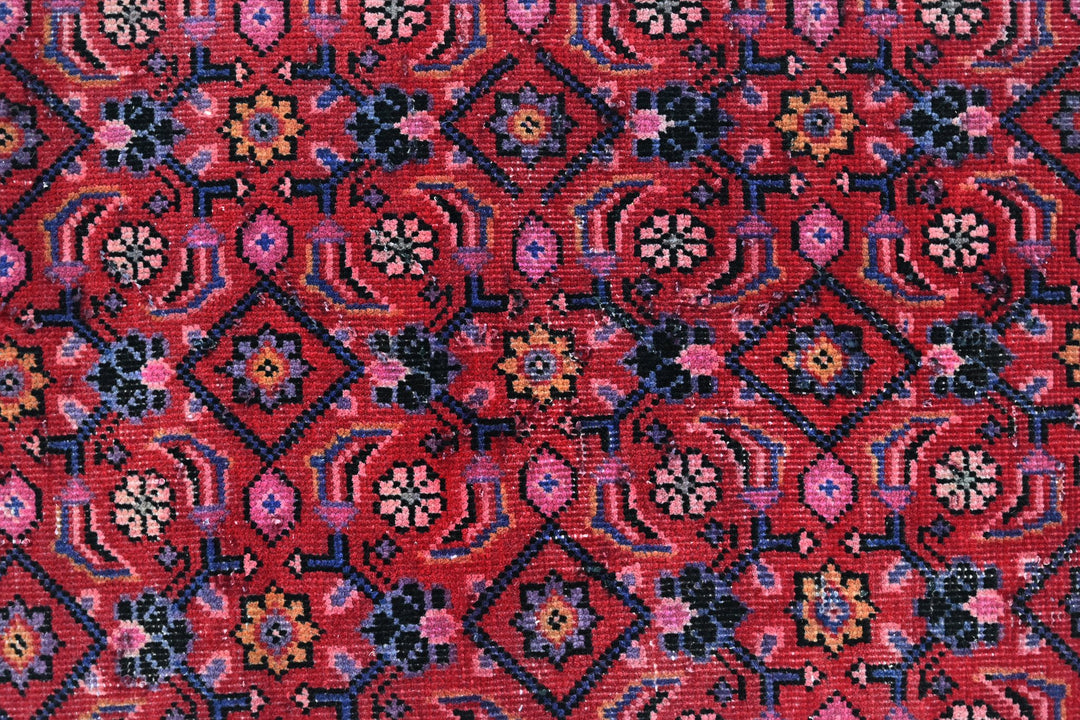 red Medium rug 3' 9" x 6' 10"