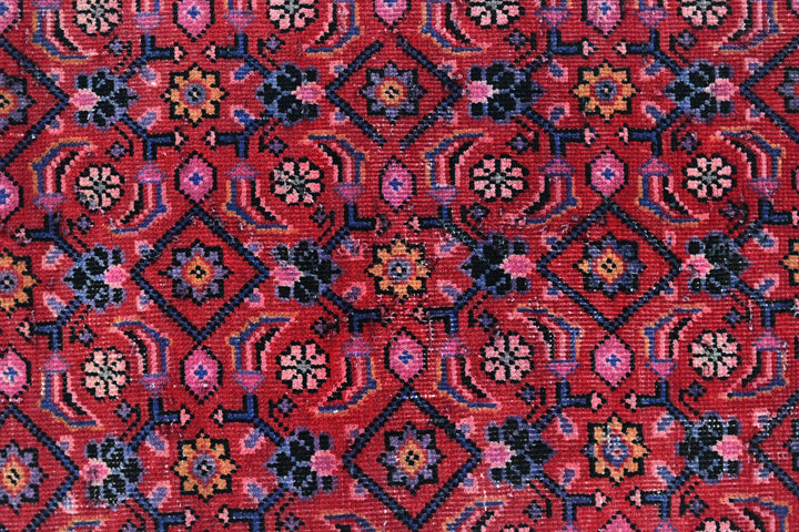 red Medium rug 3' 9" x 6' 10"