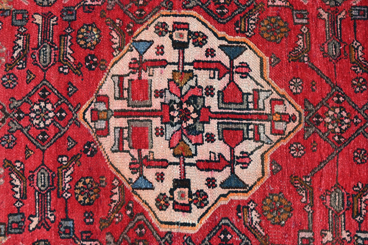 red Accent rug 3' 1" x 6' 3"