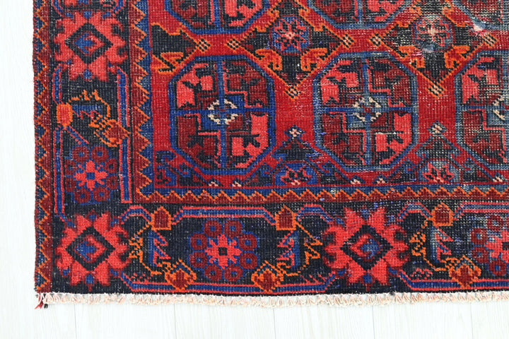 red Runner rug 3' 3" x 8' 10"
