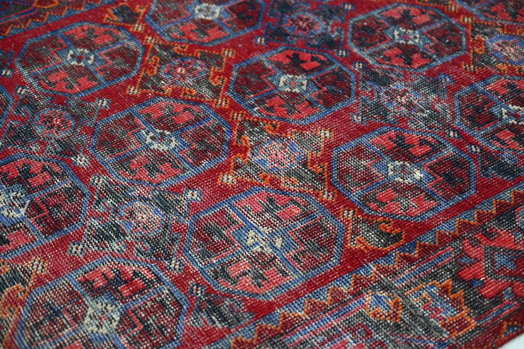 red Runner rug 3' 3" x 8' 10"
