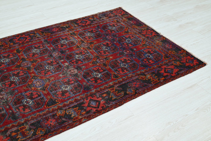 red Runner rug 3' 3" x 8' 10"
