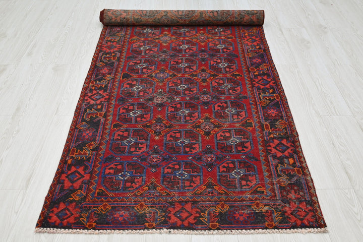 red Runner rug 3' 3" x 8' 10"