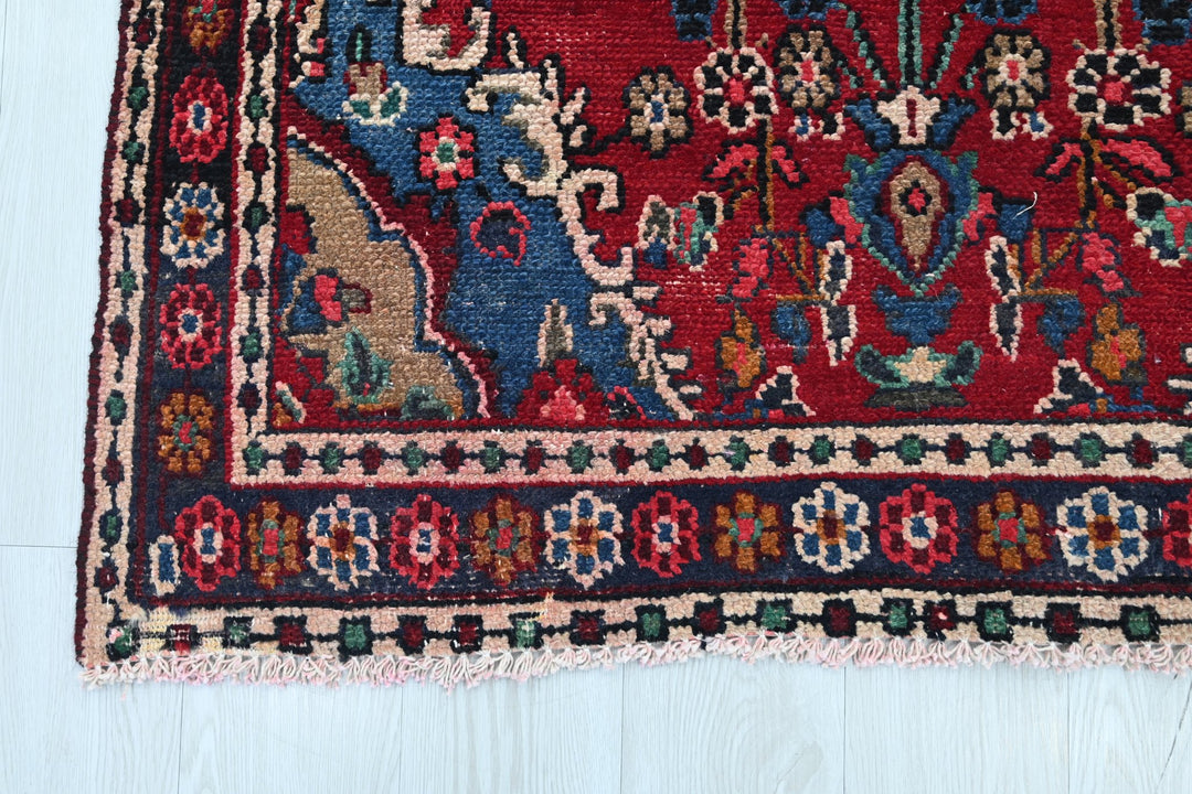 red Runner rug 4' 0" x 10' 1"